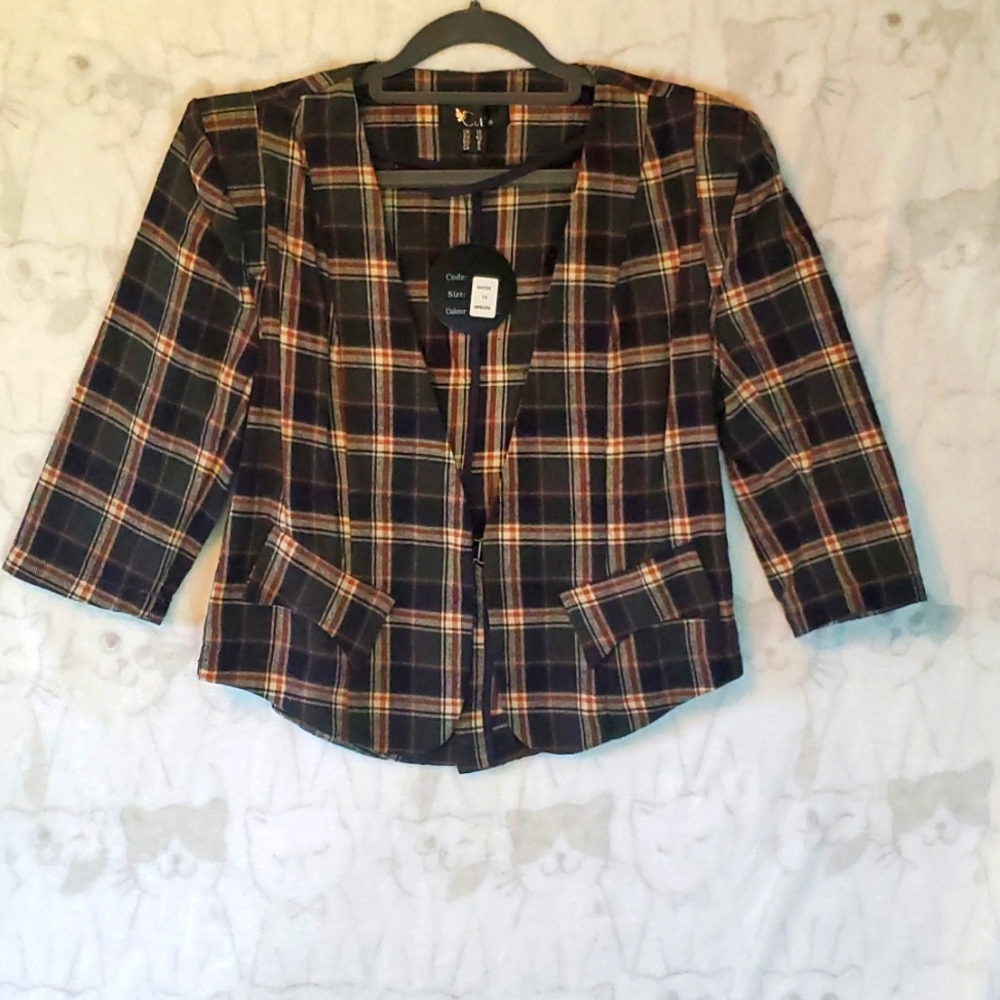 NWT CUTIE GREEN PLAID CROPPED BLAZER WITH 3/4 LENGTH SLEEVES SIZE MEDIUM